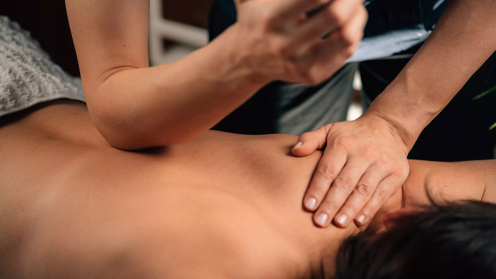 deep tissue massage vancouver